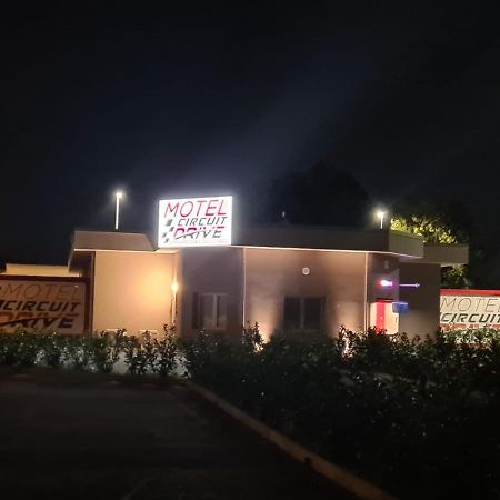 Motel Circuit Drive Cingia De' Botti Exterior foto